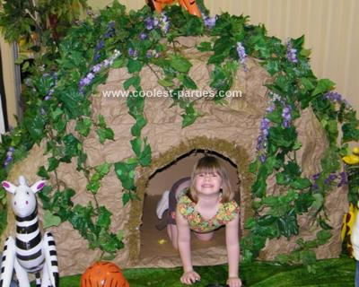 Year  Birthday Party Ideas on The Birthday Girl In Her Safari Theme Party Cave